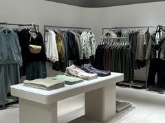 -URBAN REVIVO(西安Momopark店)