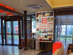 -阿瓦山寨·湘菜现炒·剁椒鱼头王(咸阳总店)