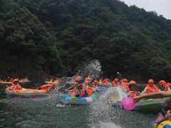 -安吉龙王山峡谷漂流