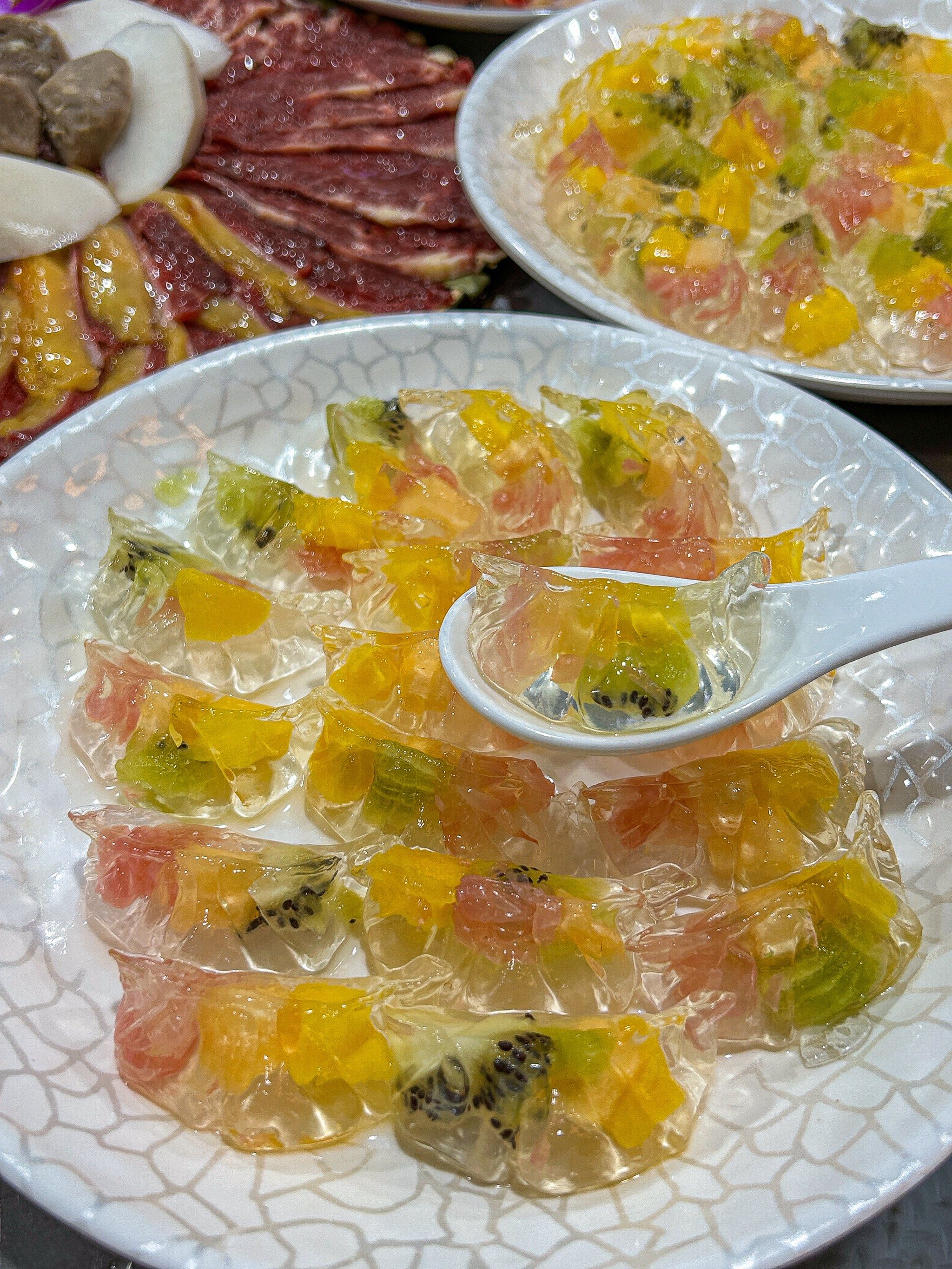 第一次吃到水果馅的饺子🥟透明的饺子皮里是各种水果 芒果西柚