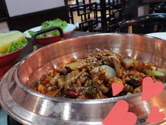 -虾弄弄海派小龙虾·牛羊蝎子火锅