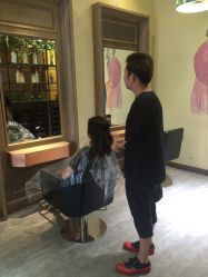 -苑苑发型设计