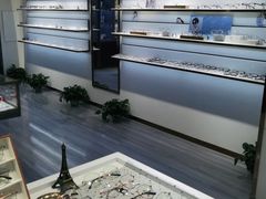 -宏宇眼镜蔡司依视路折扣店(兆佳眼镜城店)