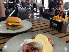 -12 Rocks Beach Bar Cafe