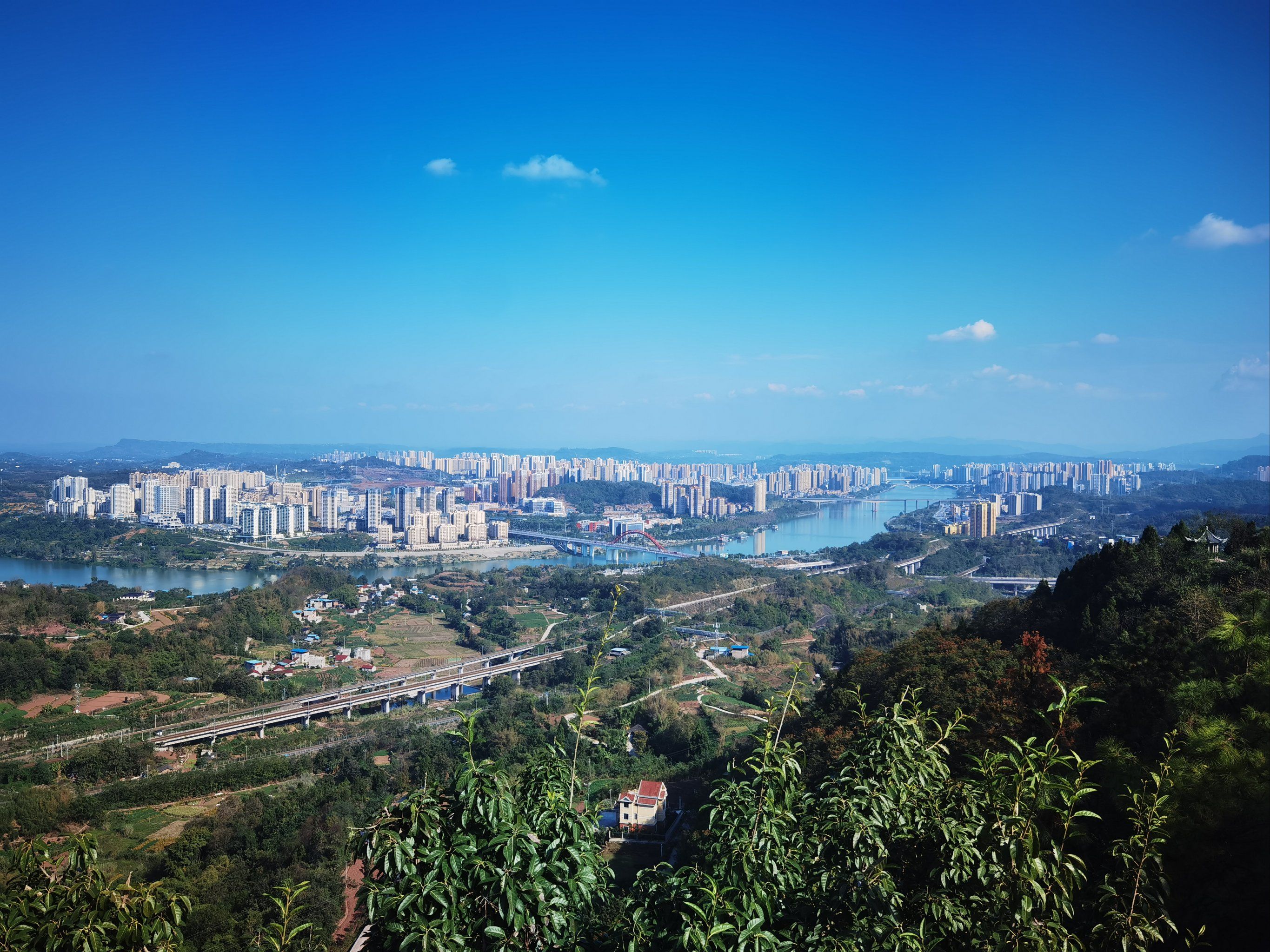 合川龙游寺远眺
