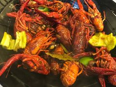 -虾弄弄海派小龙虾·牛羊蝎子火锅