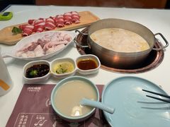 -洪氏嗨捞·猪肚鸡火锅(阳光天地店)