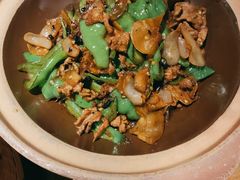 碾辣椒炒肉-吃饭皇帝大土家民族菜(正大广场店)
