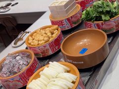 -龍歌自助小火锅(市南金茂湾店)