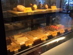 面包甜点陈列柜-麦当劳(仙林亚东城得来速店)