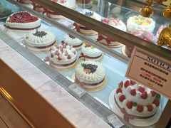 面包甜点陈列柜-花花卷卷·鲜食蛋糕(静安久光百货店)