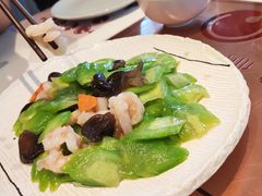 虾球炒苦瓜-红樱桃·欢乐餐厅(太原里店)