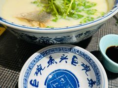 -南京金牛湖巨碗鱼头