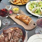 T骨牛排还不错，不过建议早点去！！！