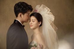 -喜爱高定婚纱摄影