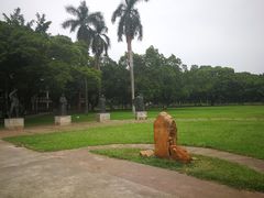 -近代中国十八先贤铜像广场(广州校区)