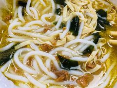 -灵芝妹子海鲜米线(香炉礁山姆店)