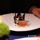 在这里可以从早吃到晚，再从晚吃到早。醒来葱包桧儿一副