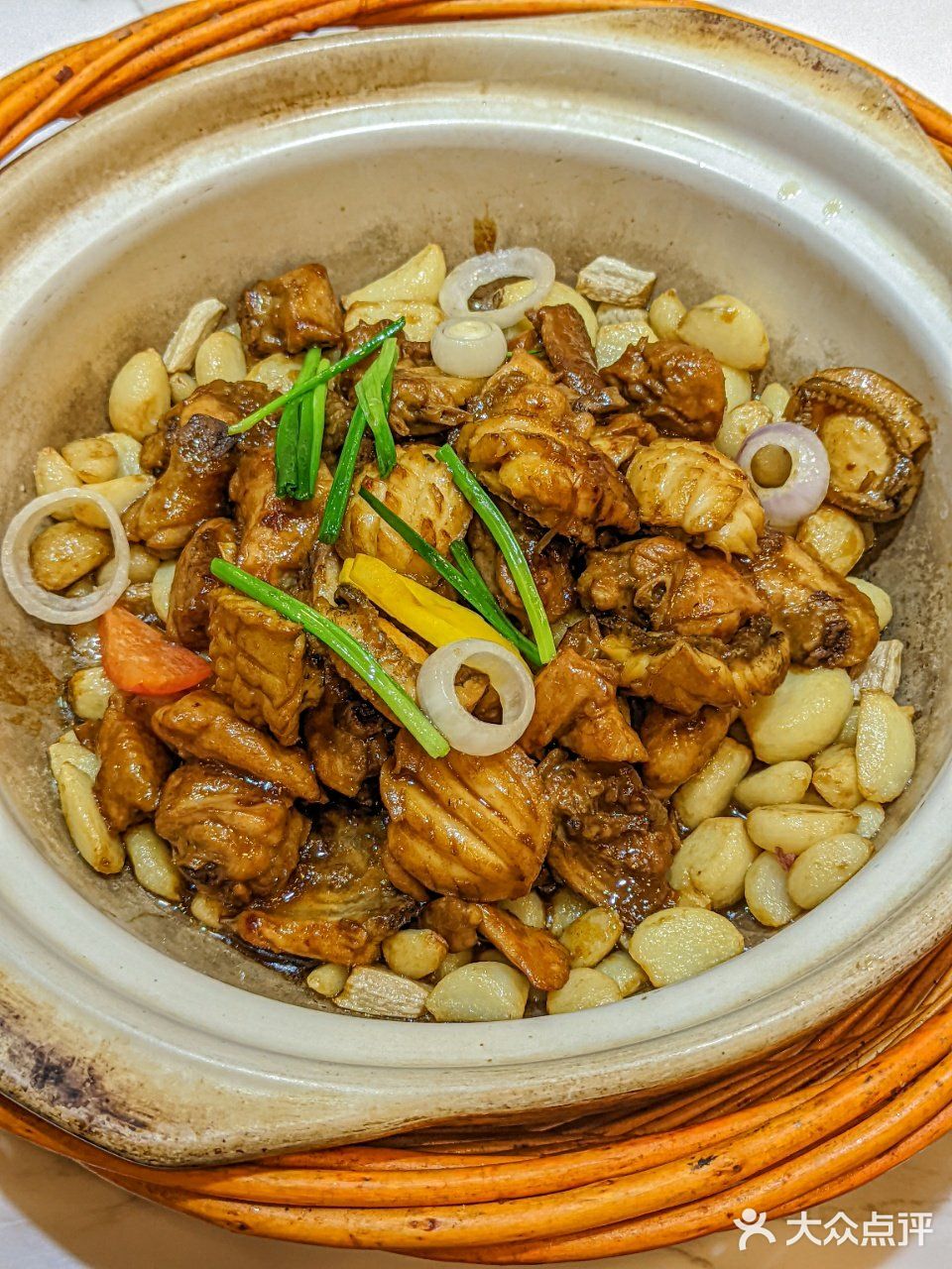 聚餐来这｜烤全羊给我香迷糊了外酥里嫩