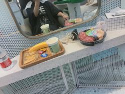 -PE SALON 