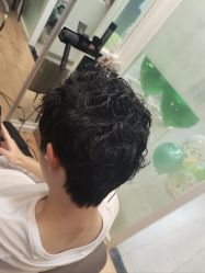 -首脑美发沙龙