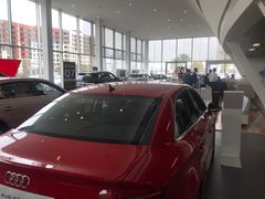 -深圳锦龙奥迪4S店(前海店)
