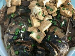 胖头鱼炖豆腐-香圆鱼味酒家
