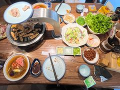 -明洞阿姨·韩式酱蟹烤肉·创意料理(三元桥店)