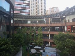 -瑞虹新天地月亮湾