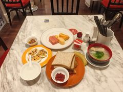 -深圳富苑皇冠假日套房酒店