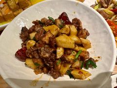 饵块烧鸡-隔壁老王·家常云南菜(花巷店)