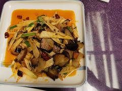 烟笋炒腊肉-毛草房(南辛庄街店)