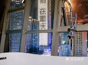 想拍来福士的夜景，晚上想在附近住的朋友墙裂推荐！