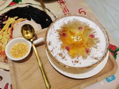 金箔雪燕桃胶-甜心妈妈·榴莲星级糖水(北京路总店)