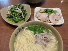 -亮亮面馆(经六路店)