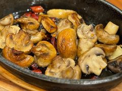 橄榄油香草煎蘑菇-CRAZYONES西班牙海鲜饭(上海美罗城店)