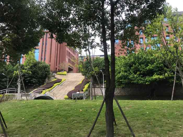 阳光学院-"因为要考试来种草打卡 学校的地理位置非常.