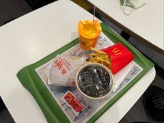 -麦当劳(上海虹桥站30B检票口楼上)