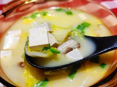 鸡汤小白菜煮豆腐-西贝莜面村(镇江苏宁广场店)