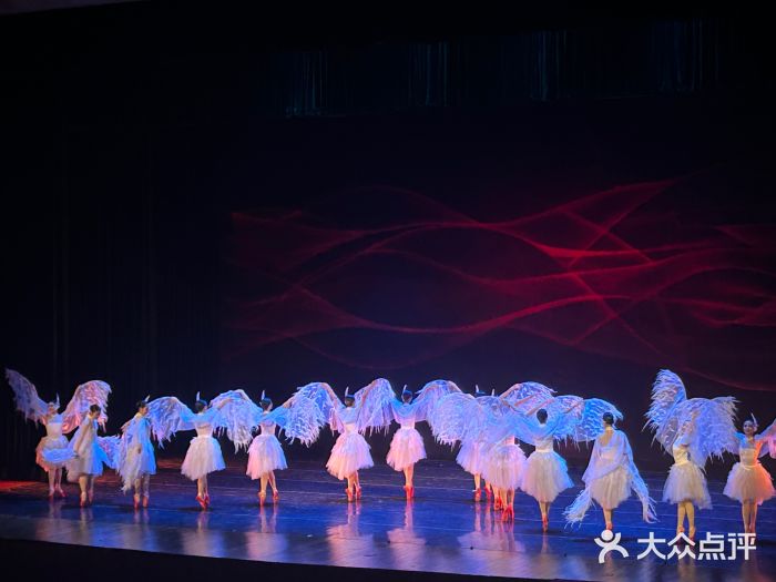 莲峰大剧院图片
