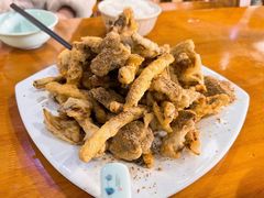 炸蘑菇拼炸芸豆-三居鲁味坊黄焖鸡(山大路店)
