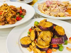 -乡村馕坑肉·烧烤·新疆菜·本地人更爱吃(阿勒泰首店)