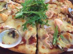 海鲜披萨-Bamboo Bar & Grill Restaurant