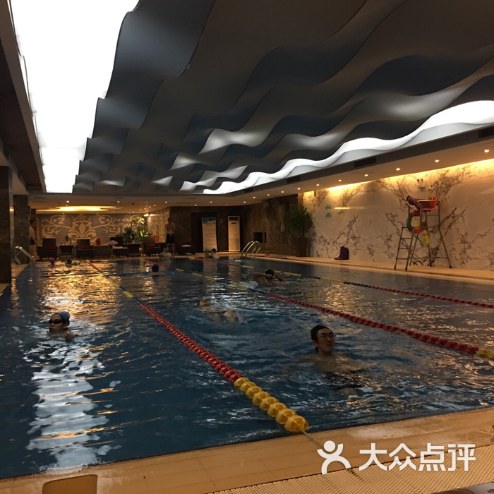新疆大厦游泳馆