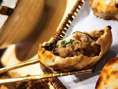 梅干菜鲜肉小烤饼-爬山街·衢州烤饼小卖铺(高新万达店)