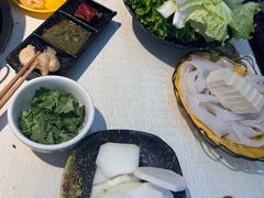 -洞庭洲·防空洞火锅·铜锅涮肉·烧烤(新百广场店)