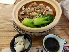 -煲仔皇腊味煲仔饭(经四万达店)