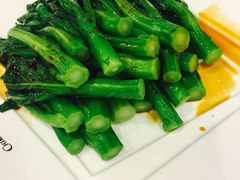 白灼菜心-麒麟中餐厅·经典粤菜·地道菜式老字号(广州长隆酒店)