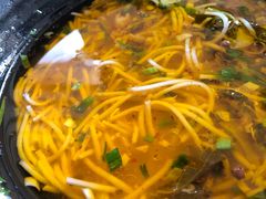 -花溪巷牛肉粉(泉城路店)