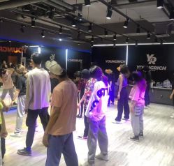 -YOUNGRICH街舞工作室